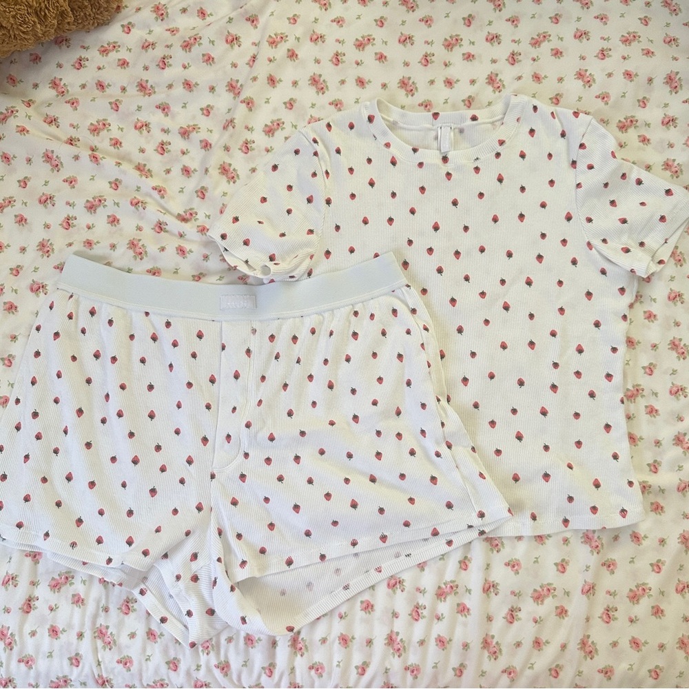 Skims Strawberry Fields Tee and Boxer Set